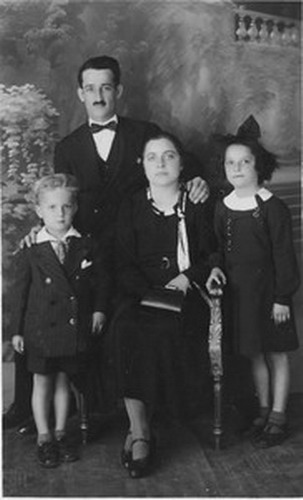 gal/Ahnengallerie/Staudt Georg_Hampel Helene_Kindern_in Buenos Aires.jpg